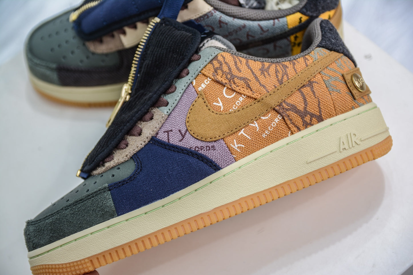 AIR FORCE 1 x TRAVIS SCOTT